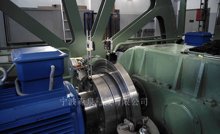 軸或萬(wàn)向節(jié)軸對(duì)中